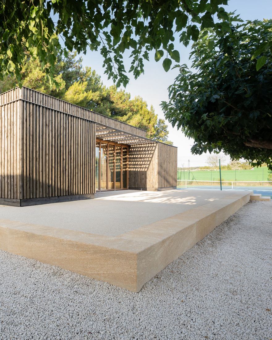 Sala Maurice Darbellay por Atelier Régis Roudil Architectes. Fotografía por Florence Vesval.