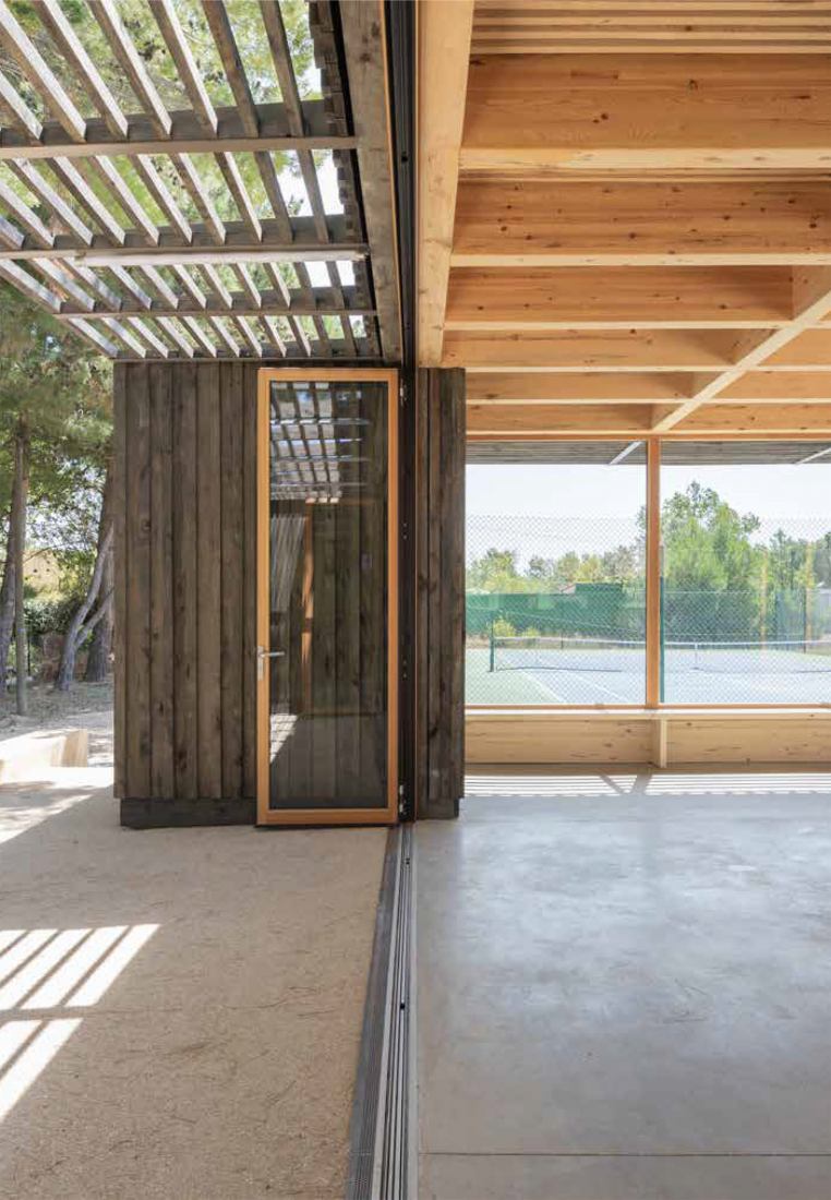 Sala Maurice Darbellay por Atelier Régis Roudil Architectes. Fotografía por Florence Vesval.