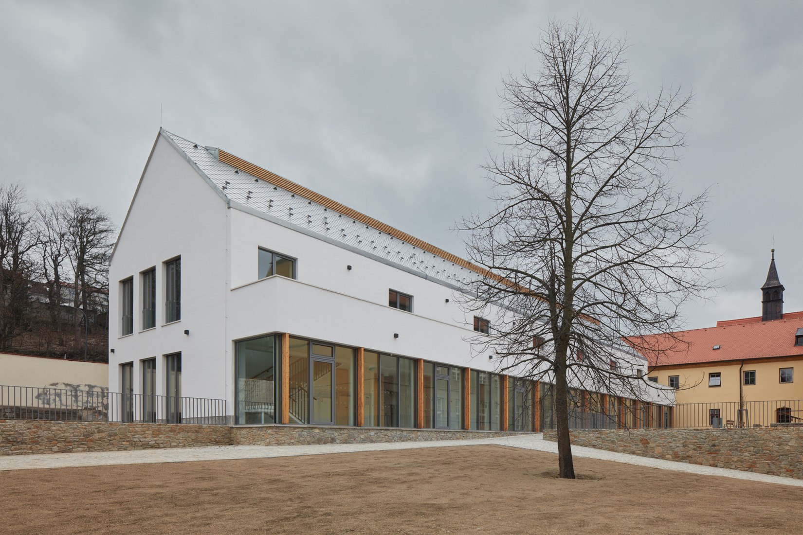 Extension of the Catholic Gymnasium in Třebíč by Atelier Tišnovka. Photograph by BoysPlayNice