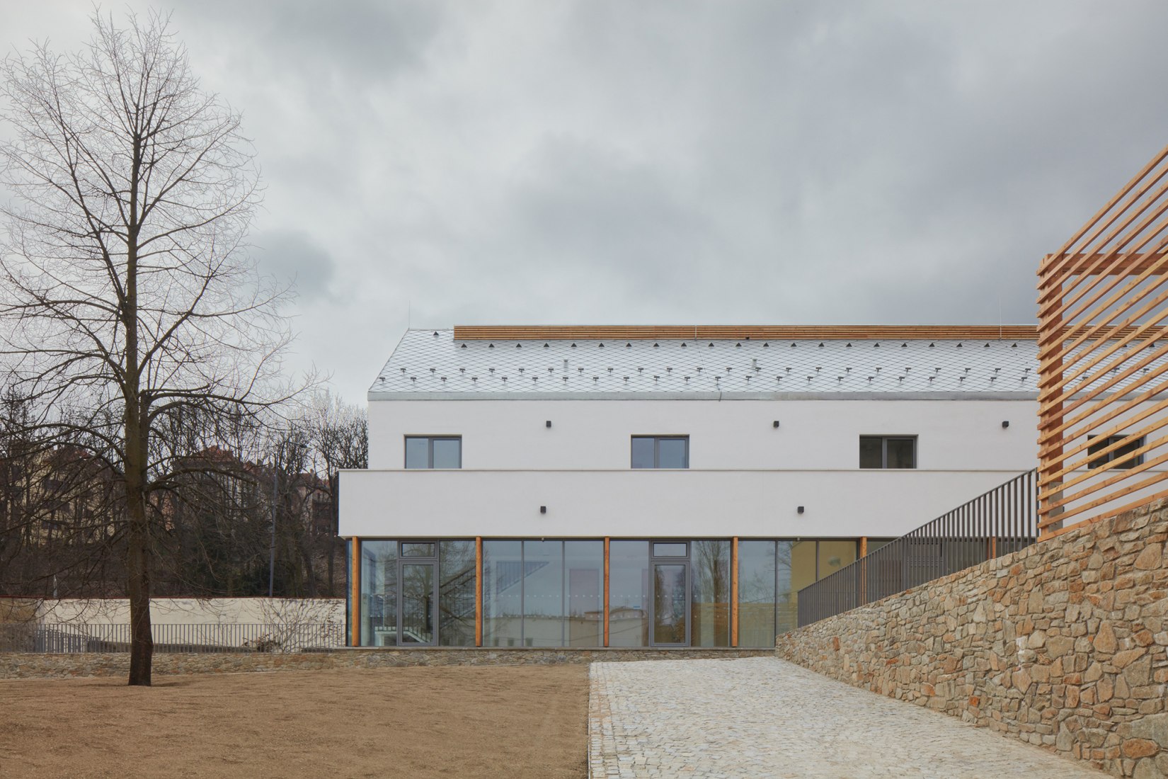 Extension of the Catholic Gymnasium in Třebíč by Atelier Tišnovka. Photograph by BoysPlayNice