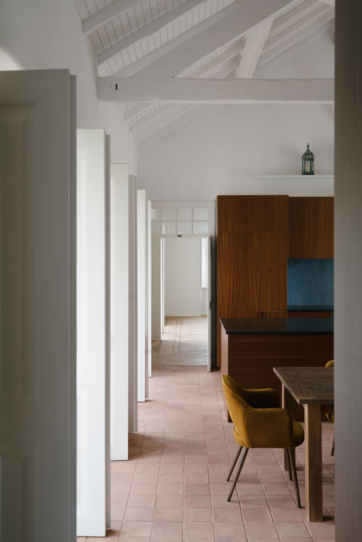 CASA MÃE por Atelier Data. Fotografía por Richard John Seymour.