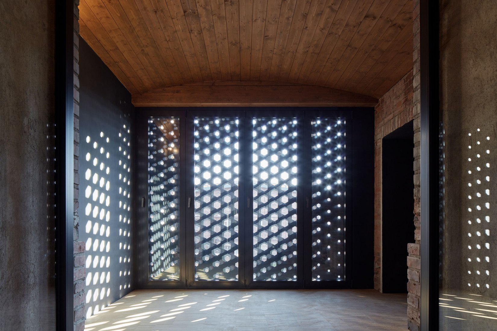 Vista interior. Reconversión de la Boiler House por Atelier Hoffman. Fotografía © Jakub Skokan and Martin Tůma / BoysPlayNice