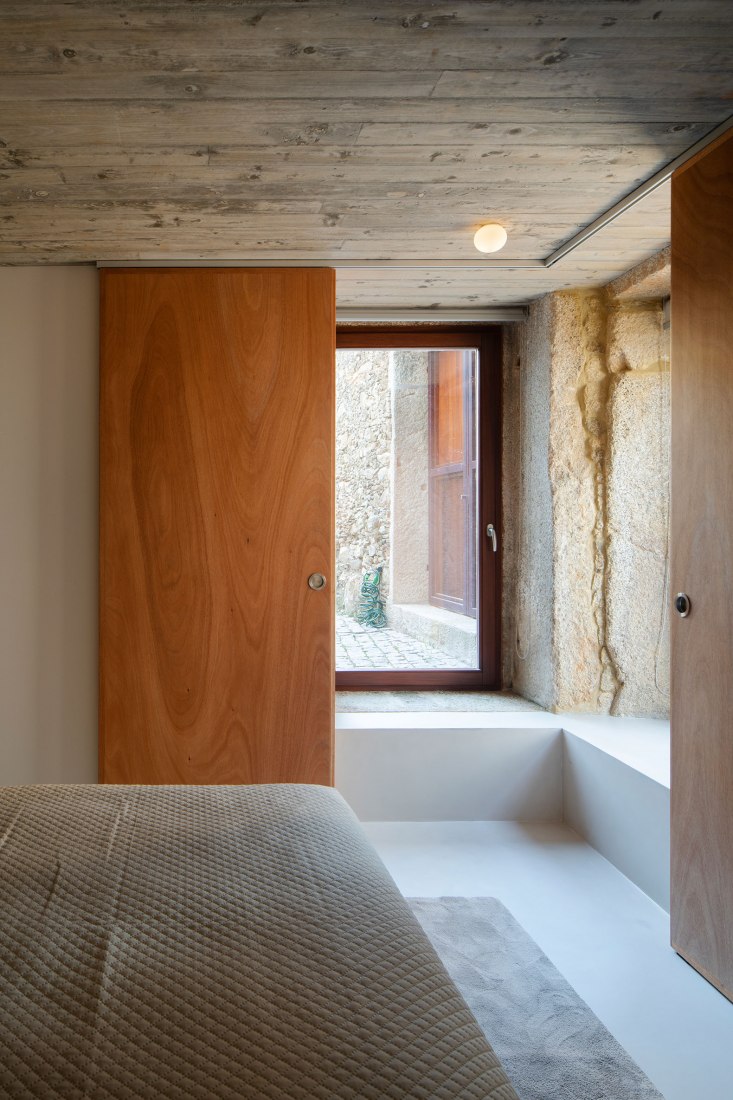 Casa Rates por ATELIERDACOSTA. Fotografía por Tiago Casanova.