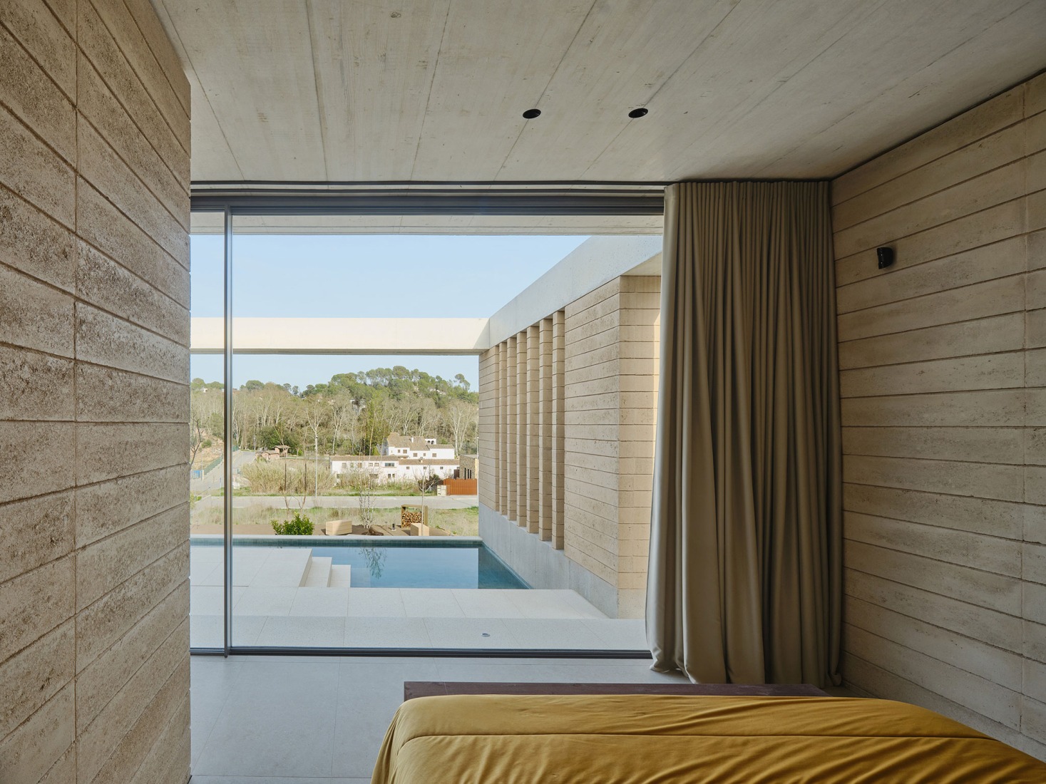 Casa Artiga by Atheleia Arquitectura. Photograph by Adrià Goula.