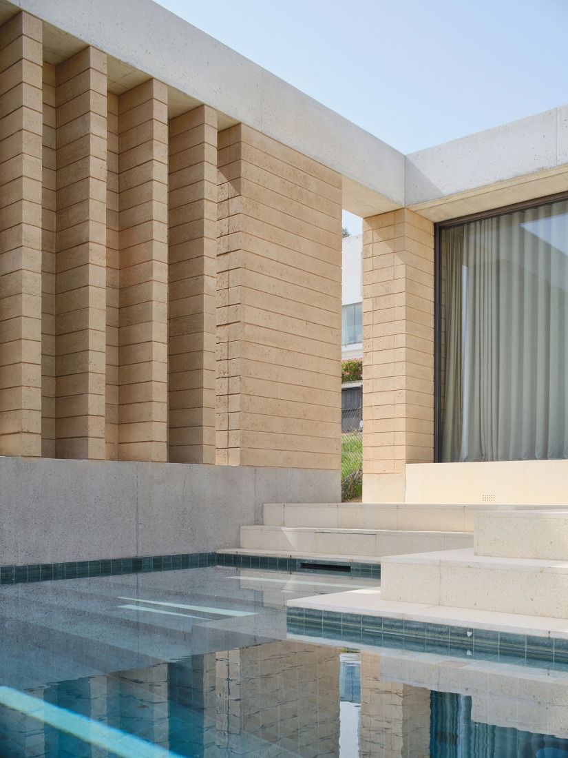 Casa Artiga by Atheleia Arquitectura. Photograph by Adrià Goula.
