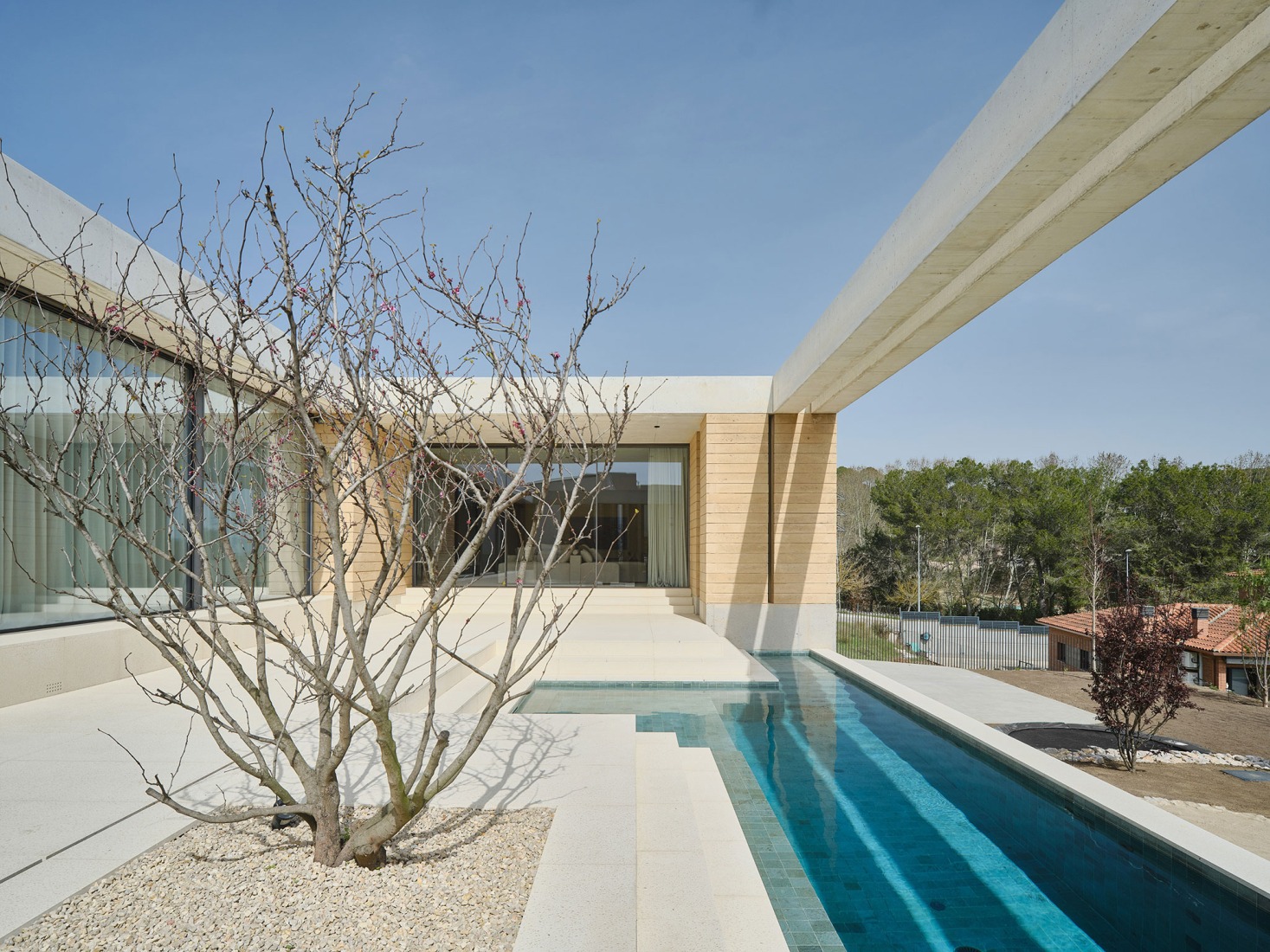 Casa Artiga by Atheleia Arquitectura. Photograph by Adrià Goula.