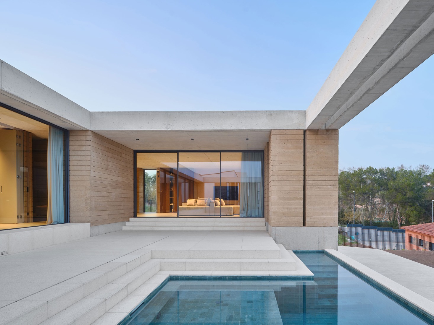 Casa Artiga by Atheleia Arquitectura. Photograph by Adrià Goula.