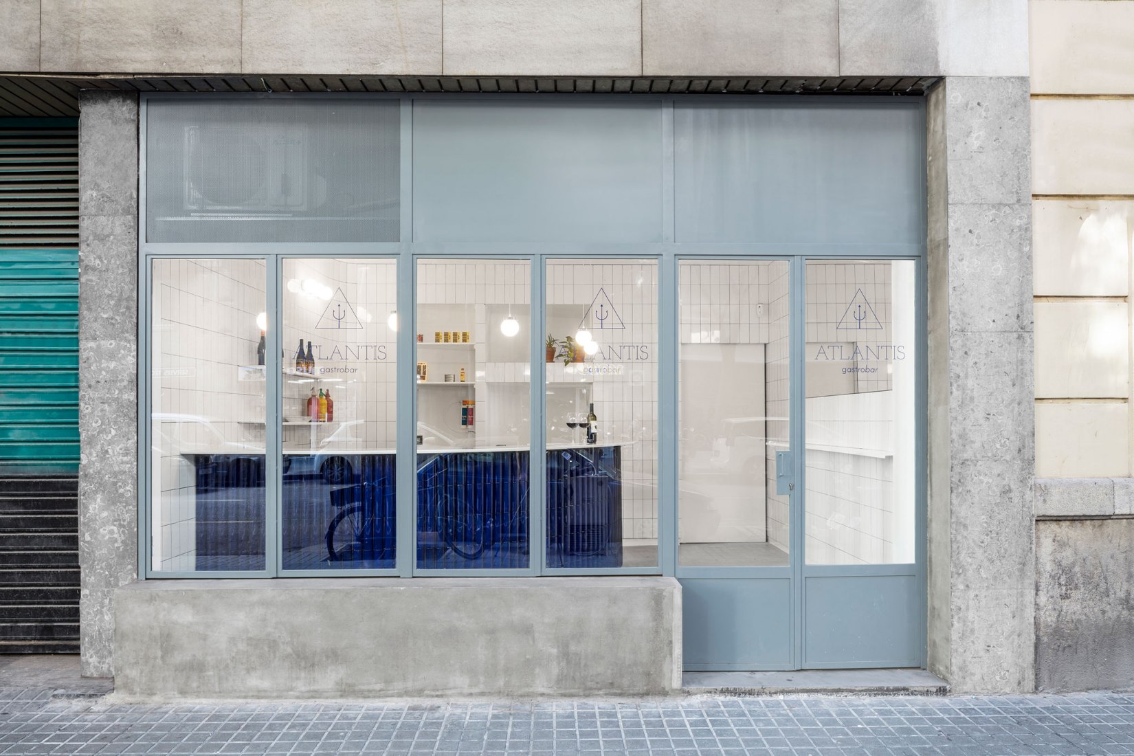 Atlantis gastrobar by Arantxa Manrique arquitectes. Photograph by Adriá Goula.