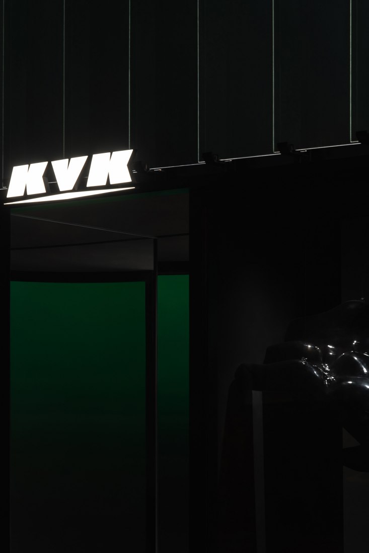 KVK City Concept Store por ATMOSPHERE Architects. Fotografía por Chuan He of Here Space