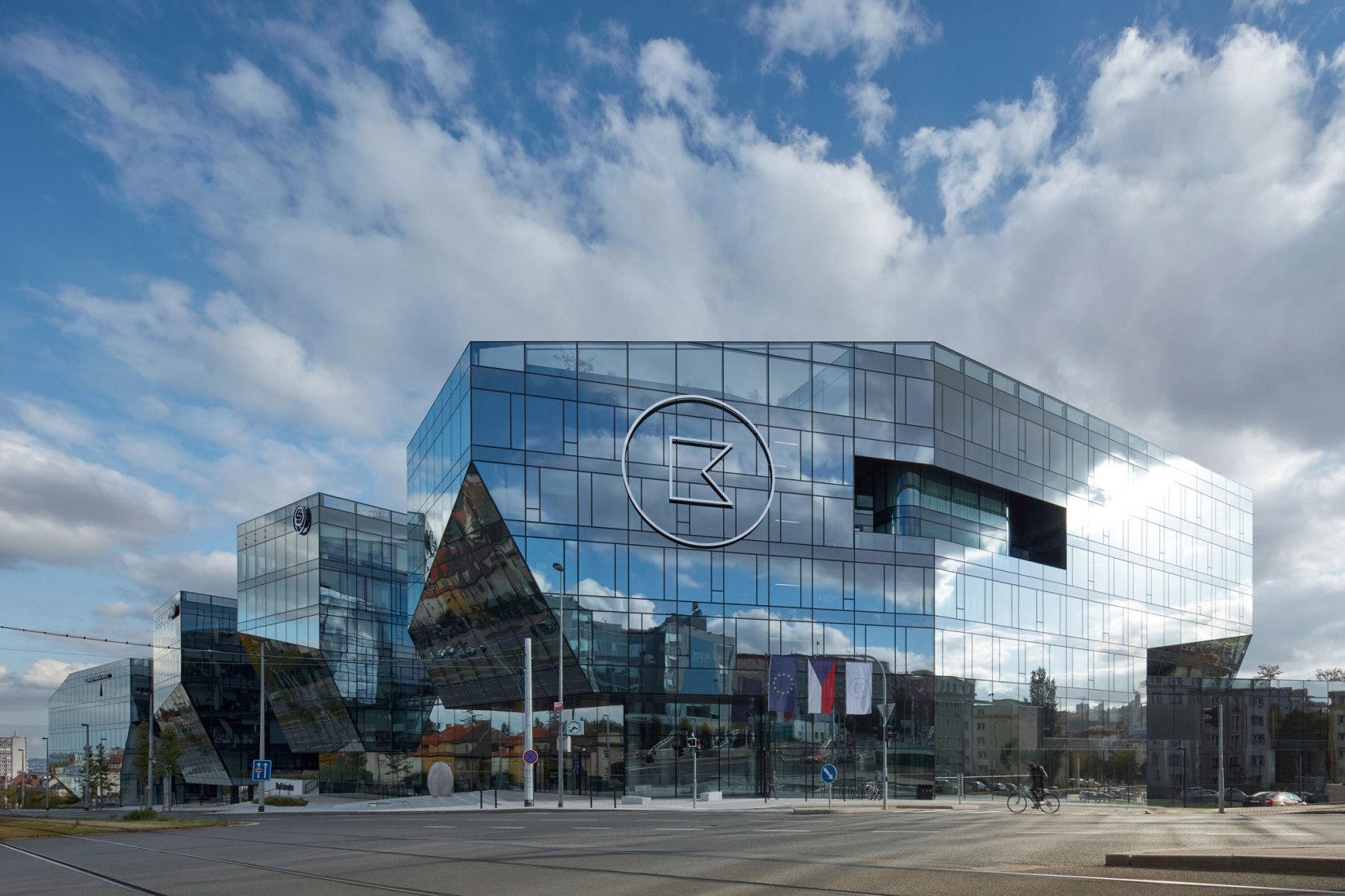 Bořislavka Centre by Aulík Fišer architekti. Photograph by BoysPlayNice.