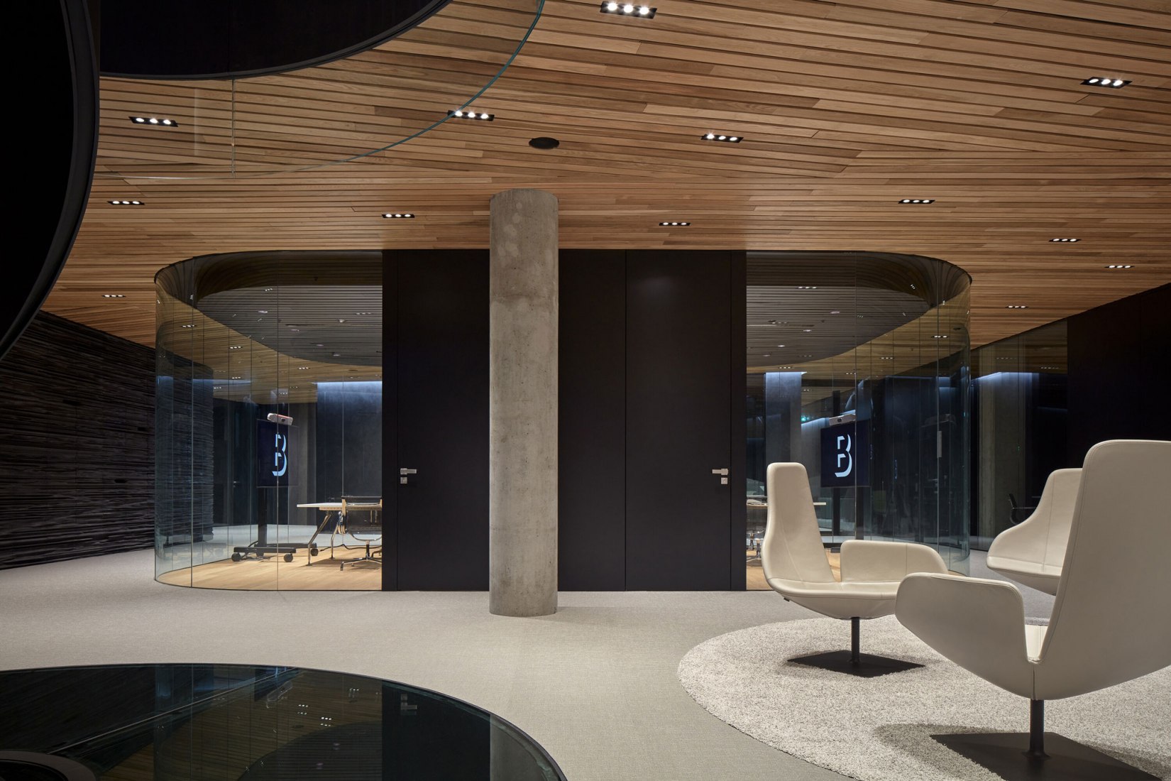 Bořislavka Centre by Aulík Fišer architekti. Photograph by BoysPlayNice.