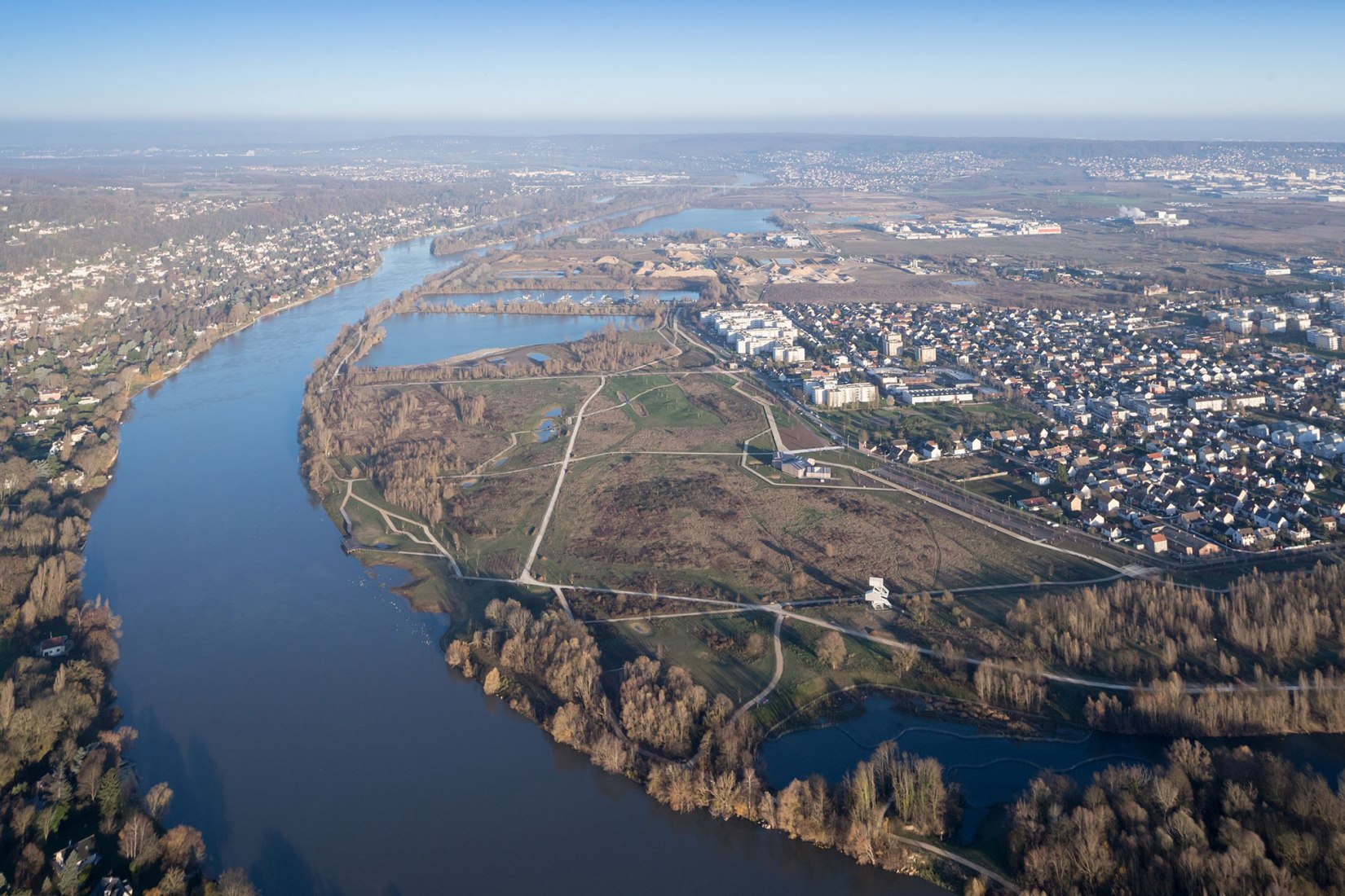 Aerial view. Poissy Galore by AWP + HHF. Photograph © Iwan Baan.