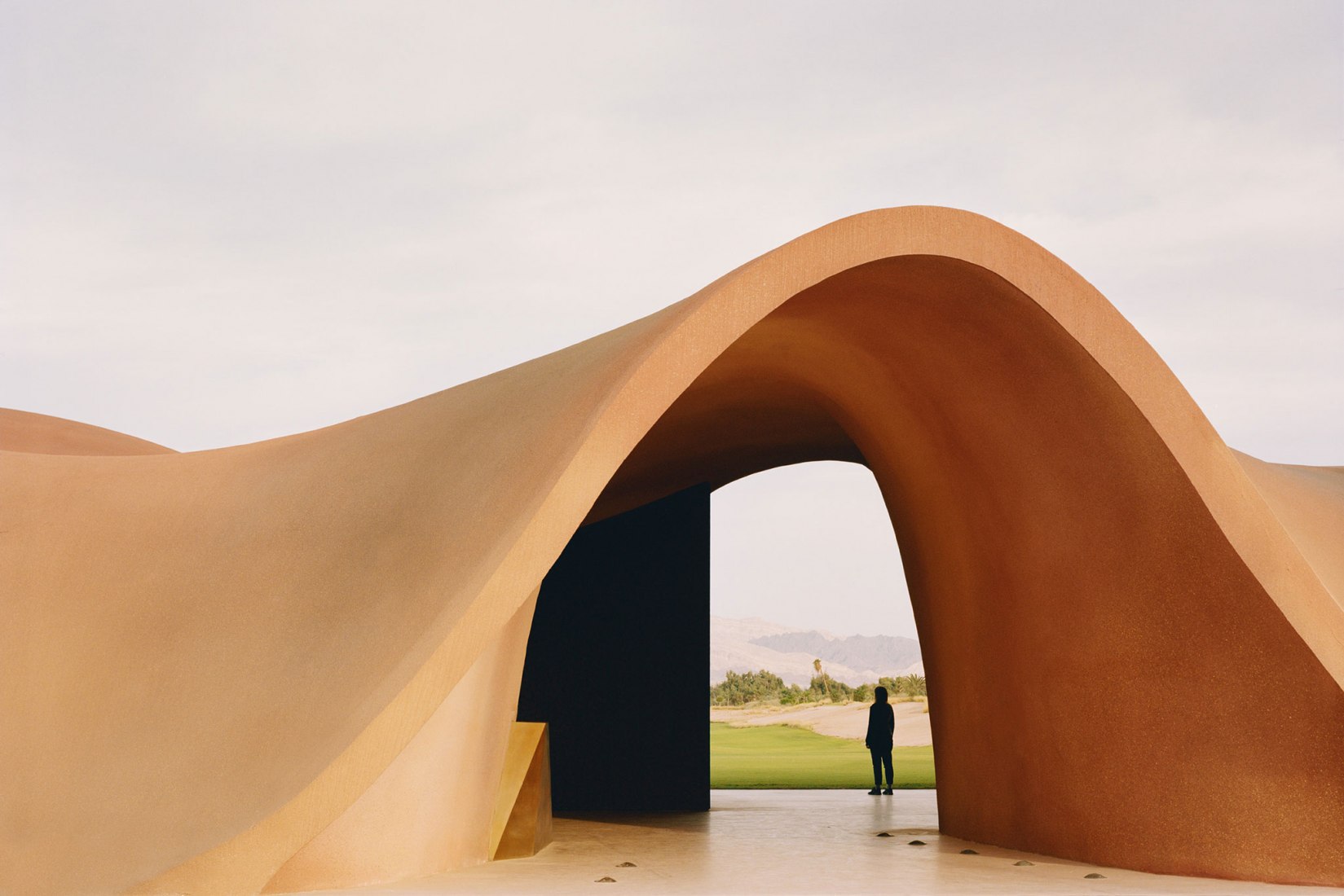 "Ayla Golfclub" by Oppenheim Architecture. Photograph by Rory Gardiner. © 2019 Oppenheim Architecture.