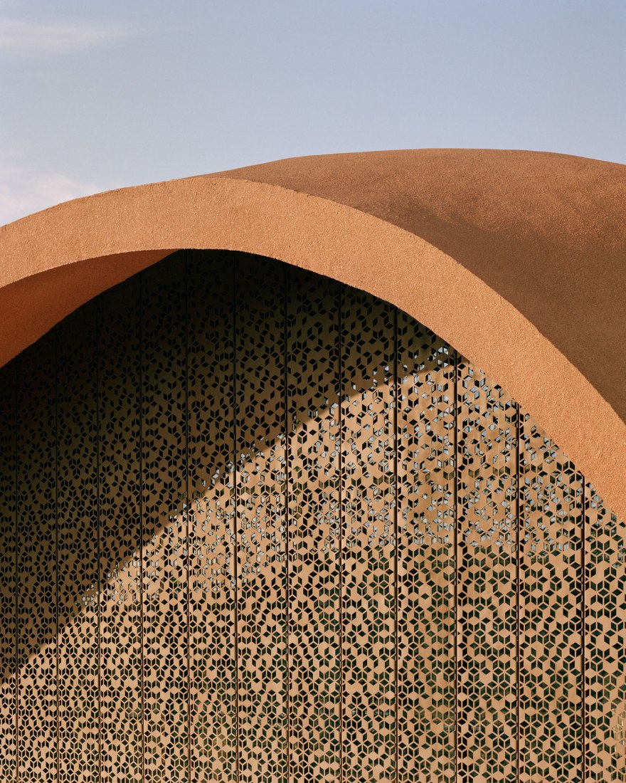 "Ayla Golfclub" by Oppenheim Architecture. Photograph by Rory Gardiner. © 2019 Oppenheim Architecture.