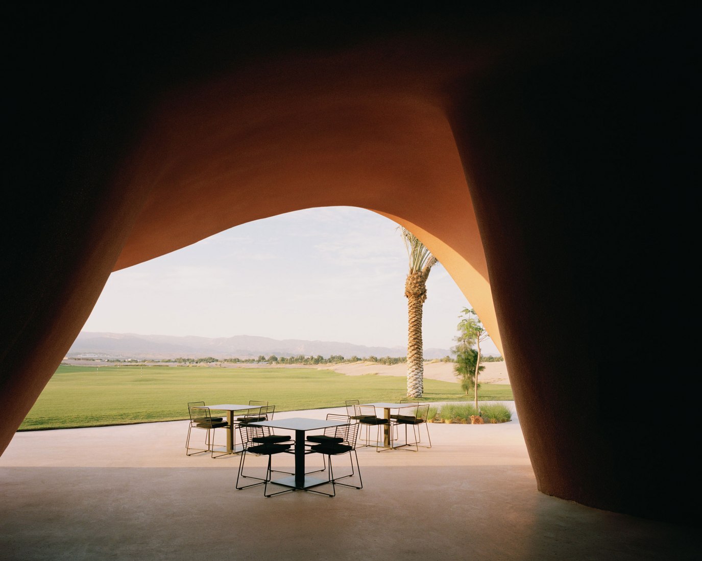 "Ayla Golfclub" by Oppenheim Architecture. Photograph by Rory Gardiner. © 2019 Oppenheim Architecture.