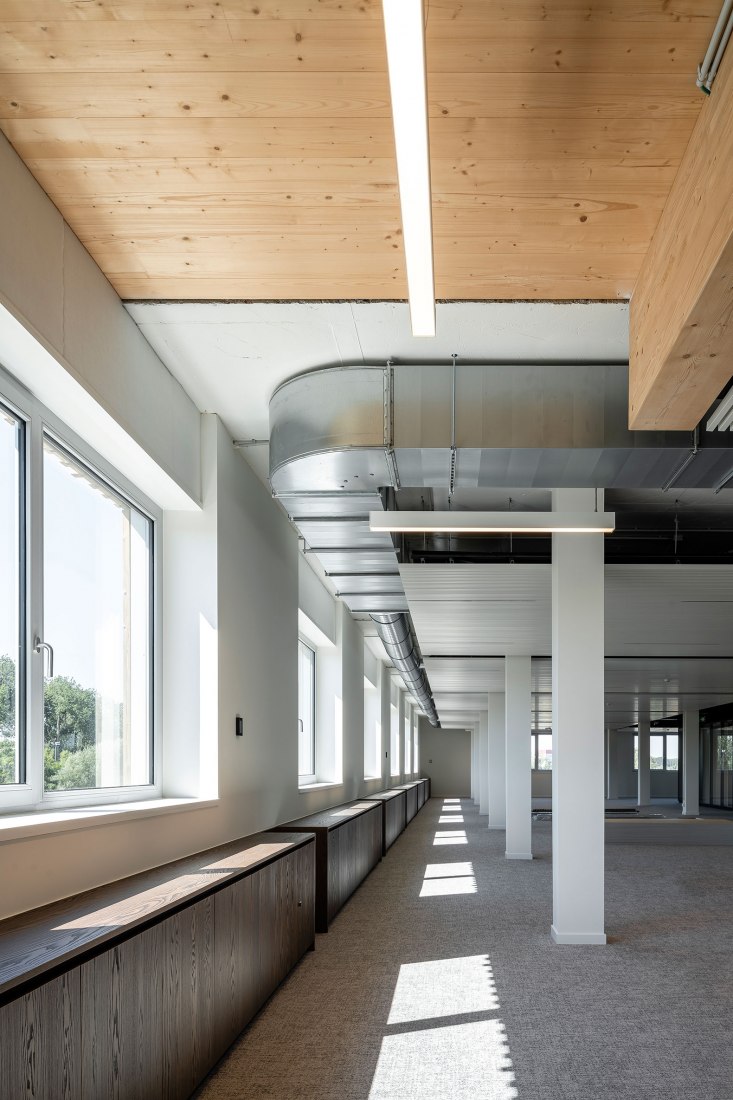 Campus Aquafin por B-architecten. Fotografía por Olmo Peeters.