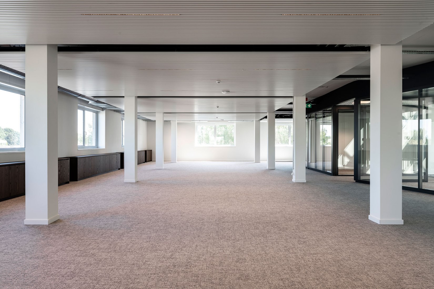 Campus Aquafin por B-architecten. Fotografía por Olmo Peeters.