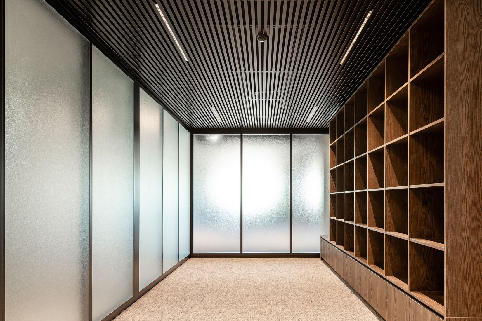 Campus Aquafin por B-architecten. Fotografía por Olmo Peeters.