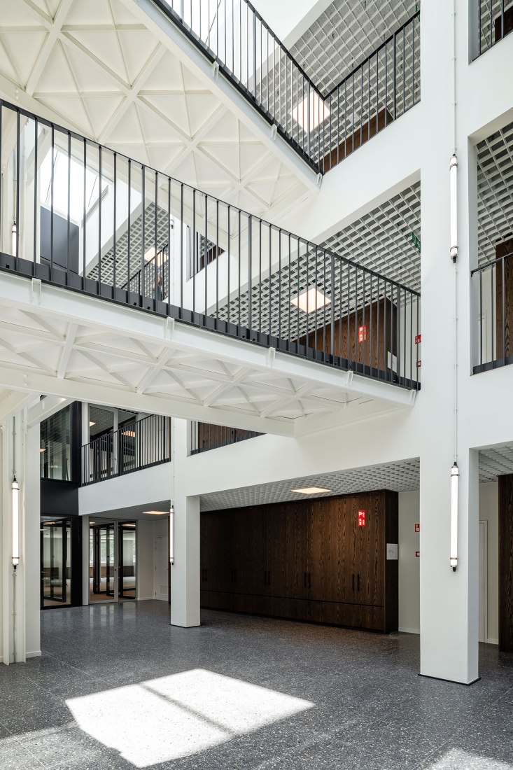 Campus Aquafin por B-architecten. Fotografía por Olmo Peeters.
