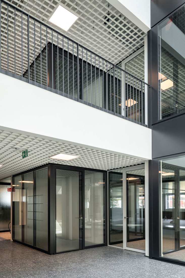 Campus Aquafin por B-architecten. Fotografía por Olmo Peeters.