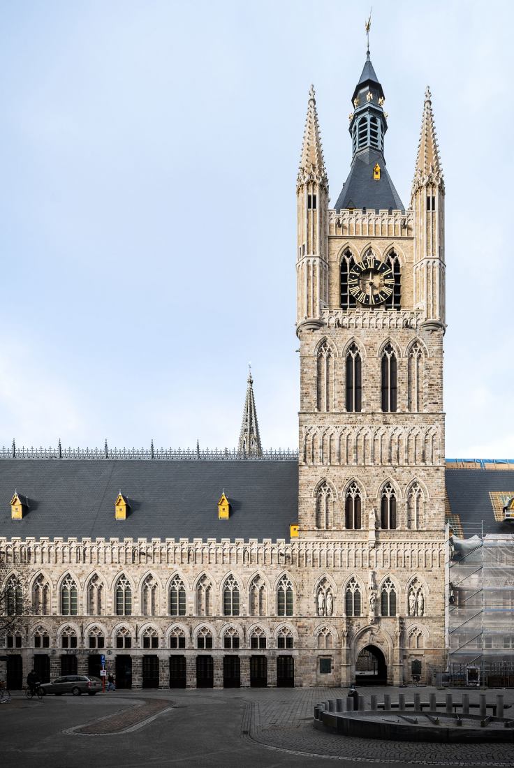 Bell Tower and Cloth Hall by B-juxta architecten. Photograph by Lucid.
