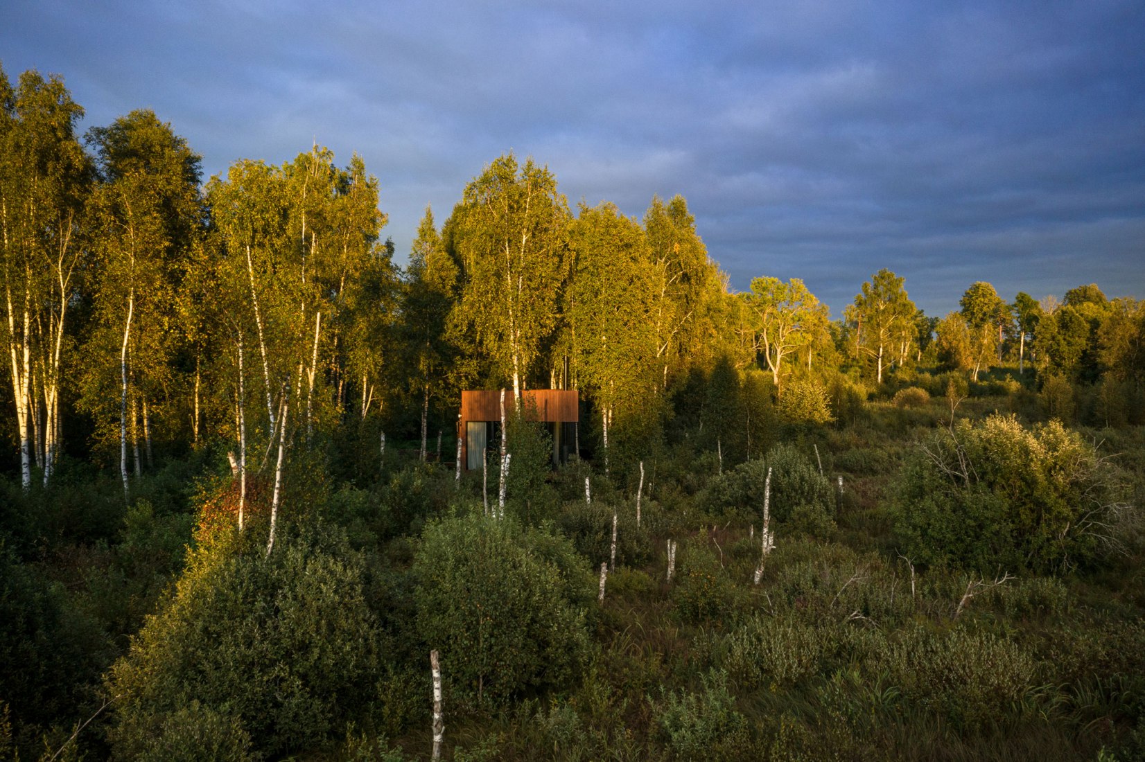Maidla Nature Resort por b210 architects. Fotografía por Tõnu Tunnel