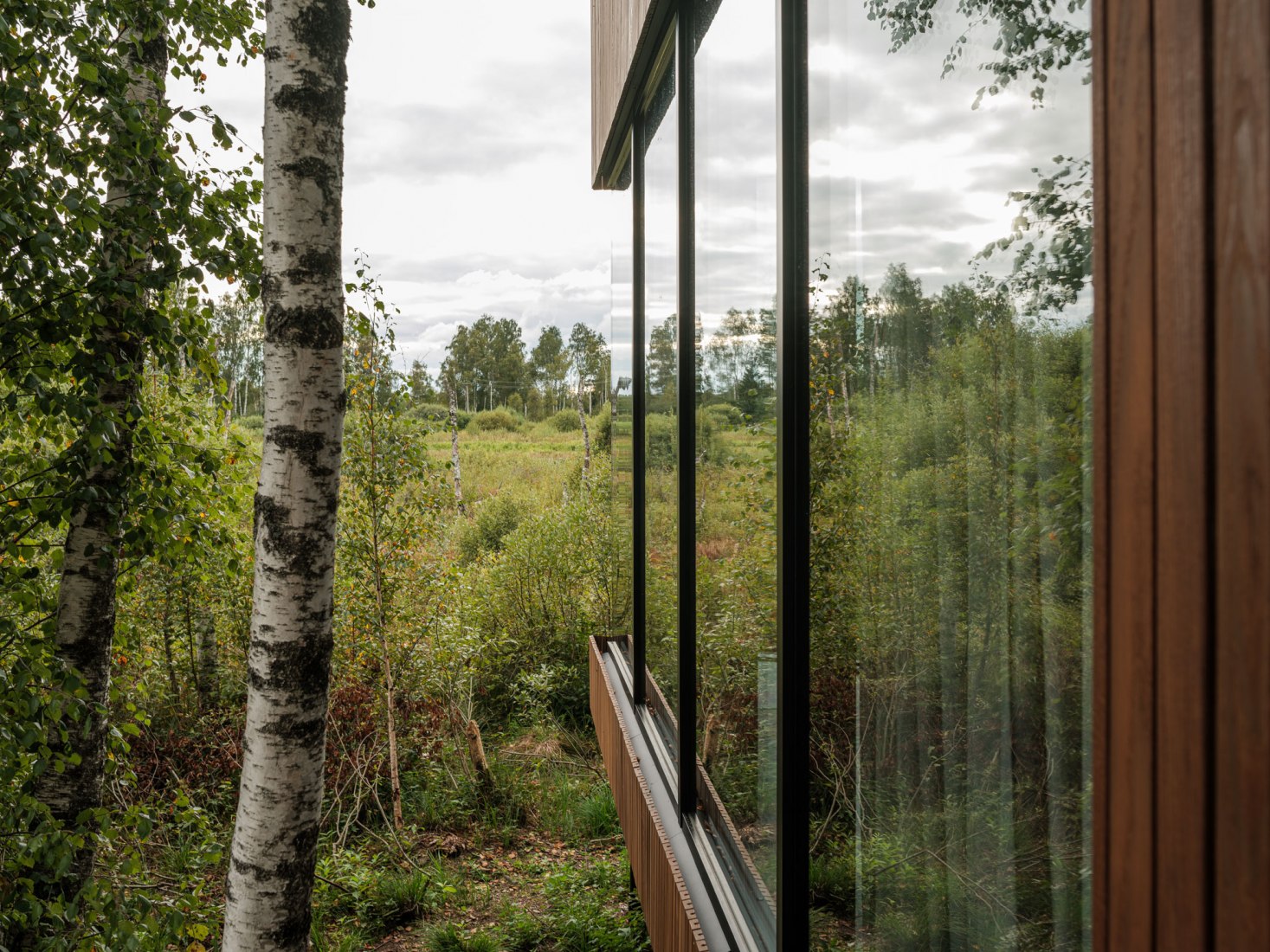 Maidla Nature Resort por b210 architects. Fotografía por Tõnu Tunnel