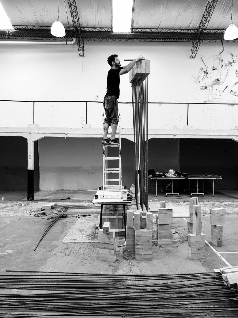 Ensamblaje y construcción. «Arquitectura de las transiciones: lo material es político» por BAAG.