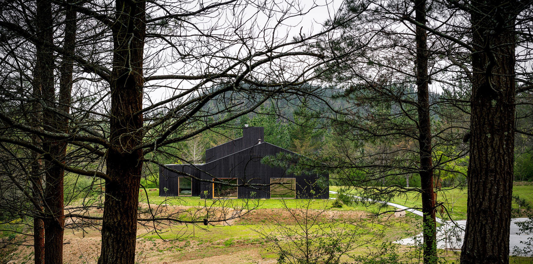 Caserío Azkarraga por BABELstudio y BONADONA Arquitectura. Fotografía por Biderbost Photo.