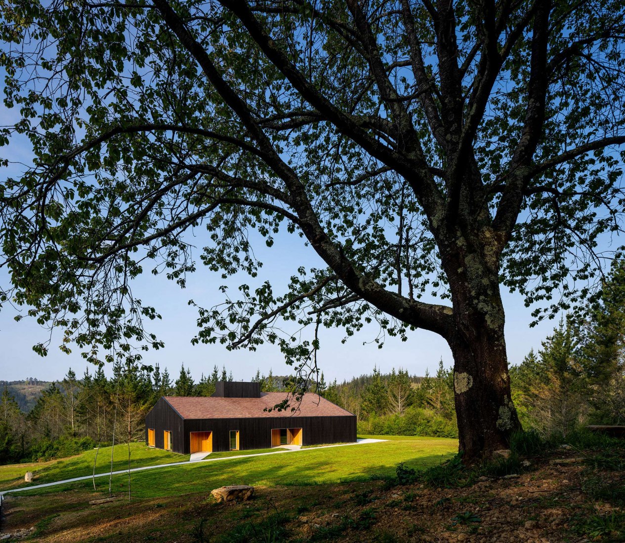 Caserío Azkarraga por BABELstudio y BONADONA Arquitectura. Fotografía por Biderbost Photo.