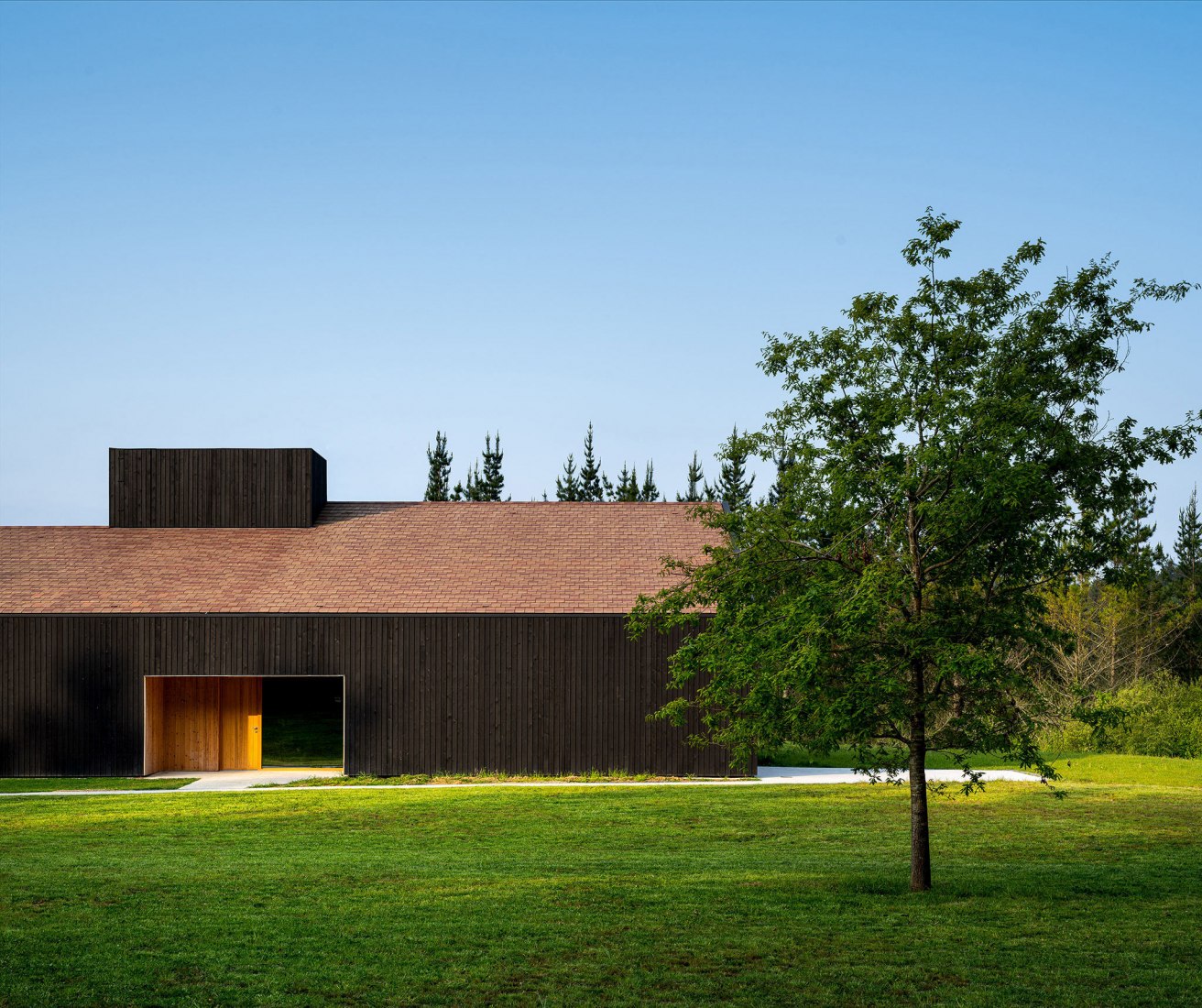 Caserío Azkarraga por BABELstudio y BONADONA Arquitectura. Fotografía por Biderbost Photo.