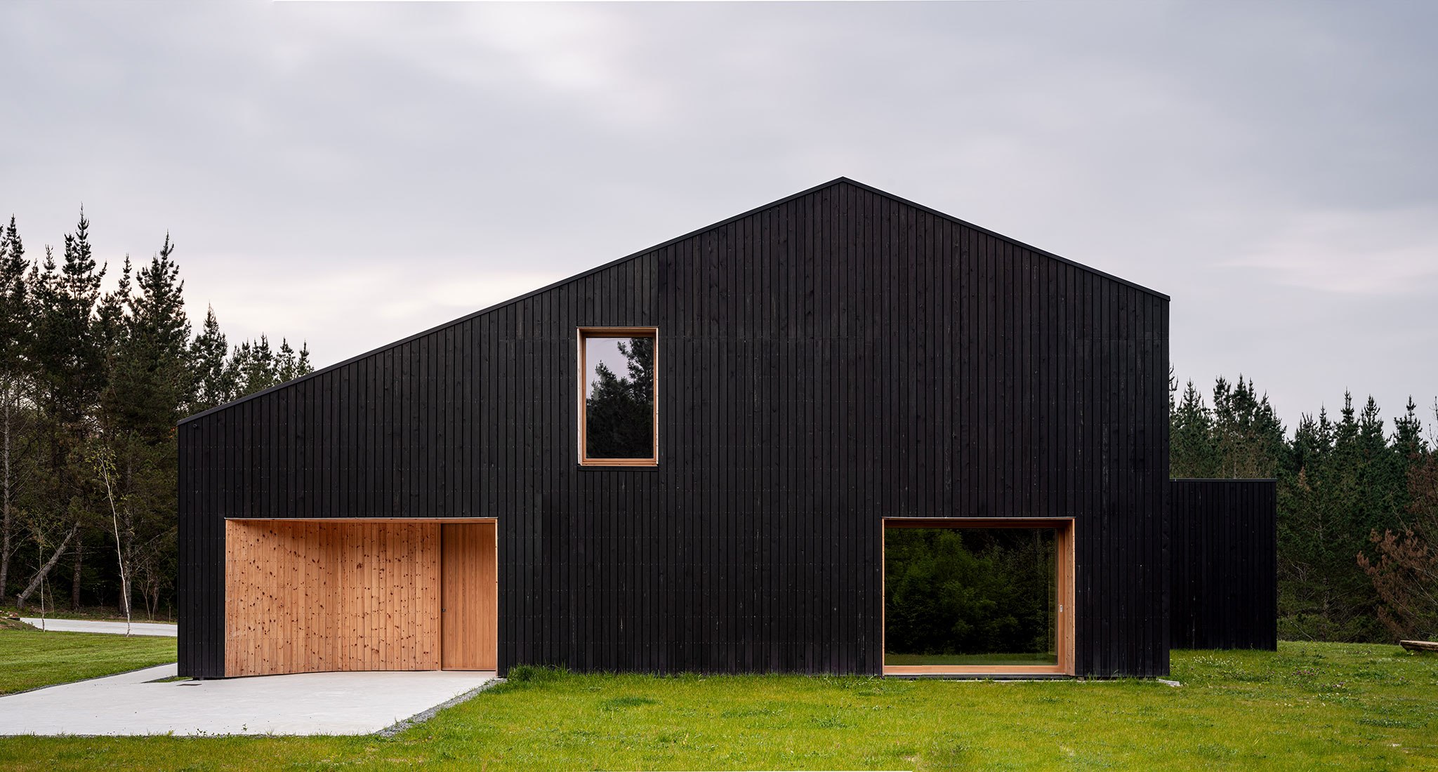 Caserío Azkarraga por BABELstudio y BONADONA Arquitectura. Fotografía por Biderbost Photo.