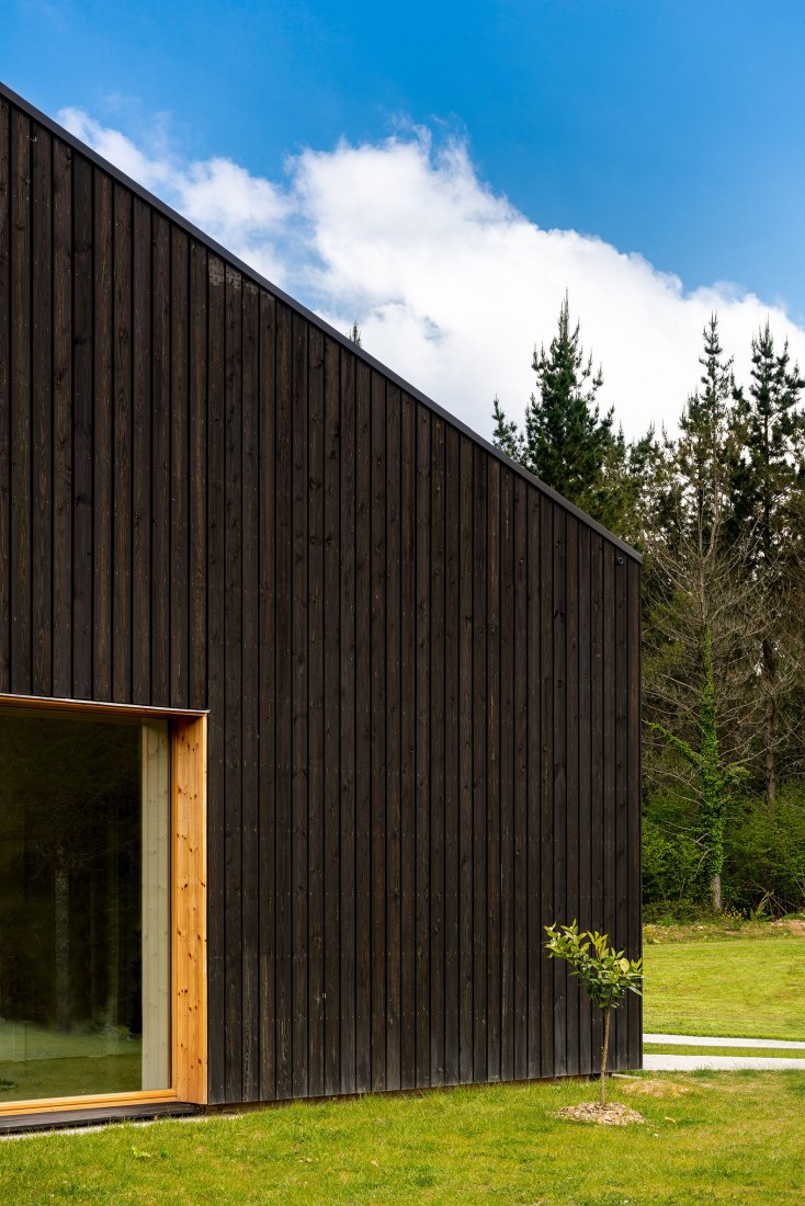 Caserío Azkarraga por BABELstudio y BONADONA Arquitectura. Fotografía por Biderbost Photo.