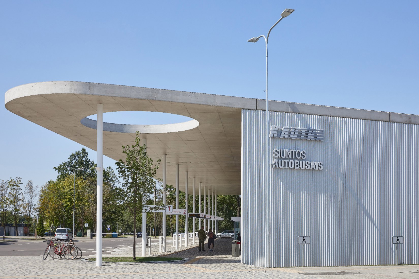 Estación de autobuses Vilkaviškis por Balčytis Studija. Fotografía por Norbert Tukaj