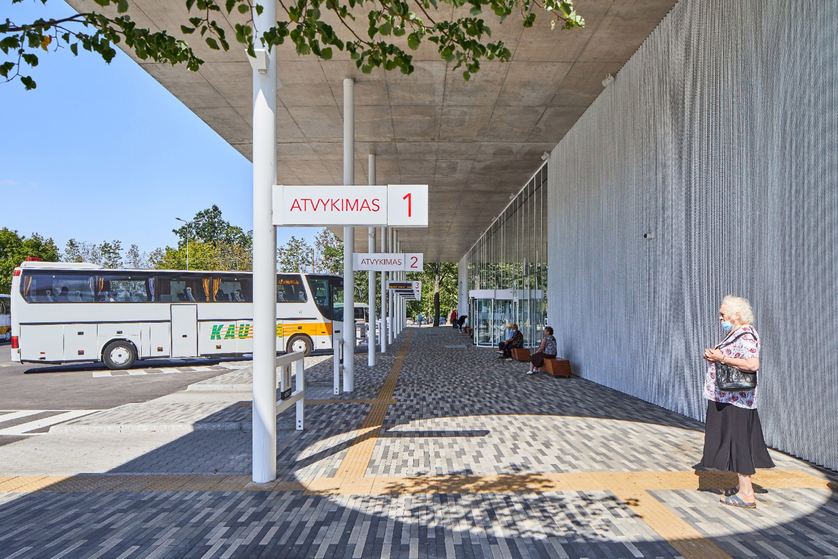 Estación de autobuses Vilkaviškis por Balčytis Studija. Fotografía por Norbert Tukaj