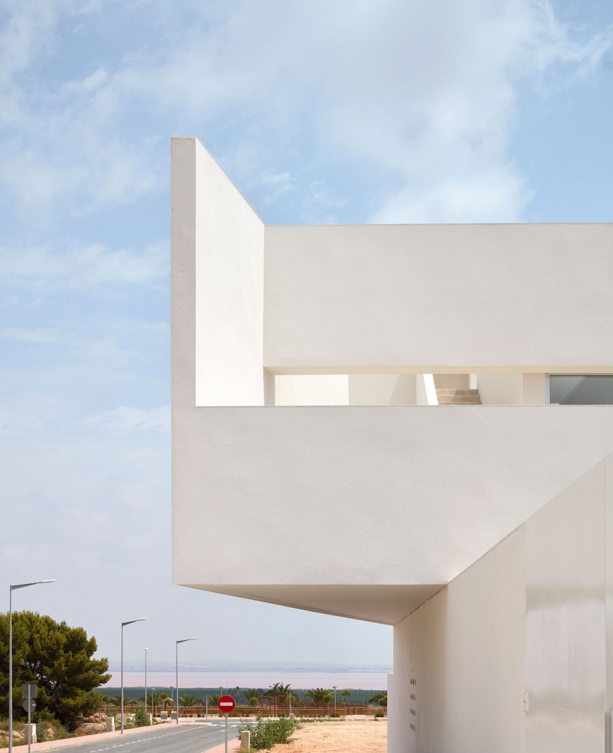 Mirasal Housing by Balzar Arquitectos and Julia Alcocer. Photograph by Mariela Apollonio