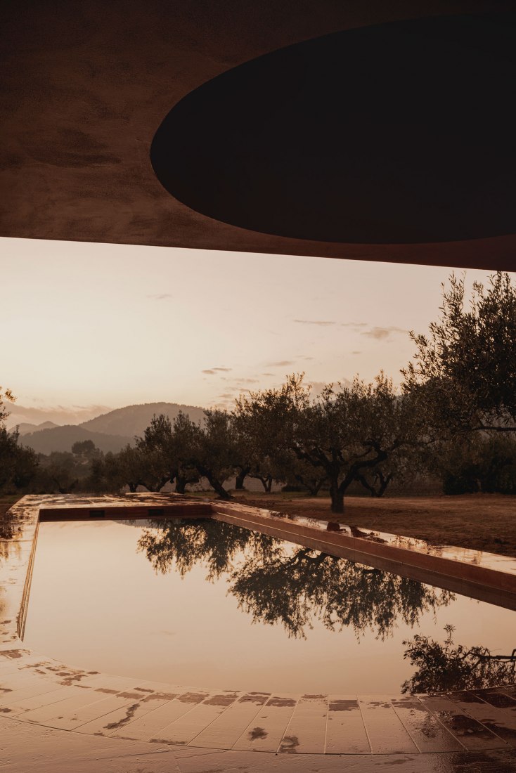 Casa en los Olivos por Balzar arquitectos. Fotografía por David Zarzoso.