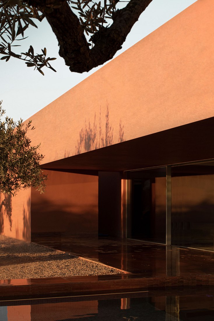 Casa en los Olivos por Balzar arquitectos. Fotografía por David Zarzoso.
