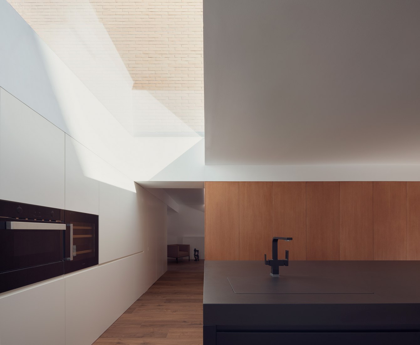 House in San Vicente de Paul by Balzar arquitectos. Photograph by David Zarzoso