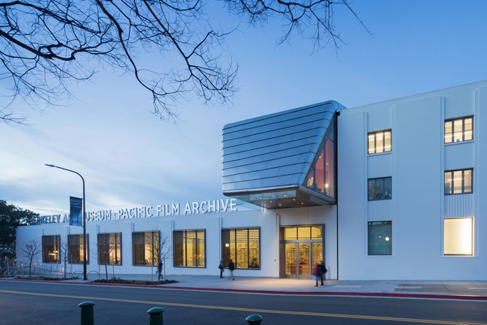 Exterior view. BAM/PFA in Berkeley by Diller Scofidio + Renfro. Photography © Iwan Baan. Image courtesy of Diller Scofidio + Renfro and BAMPFA.
