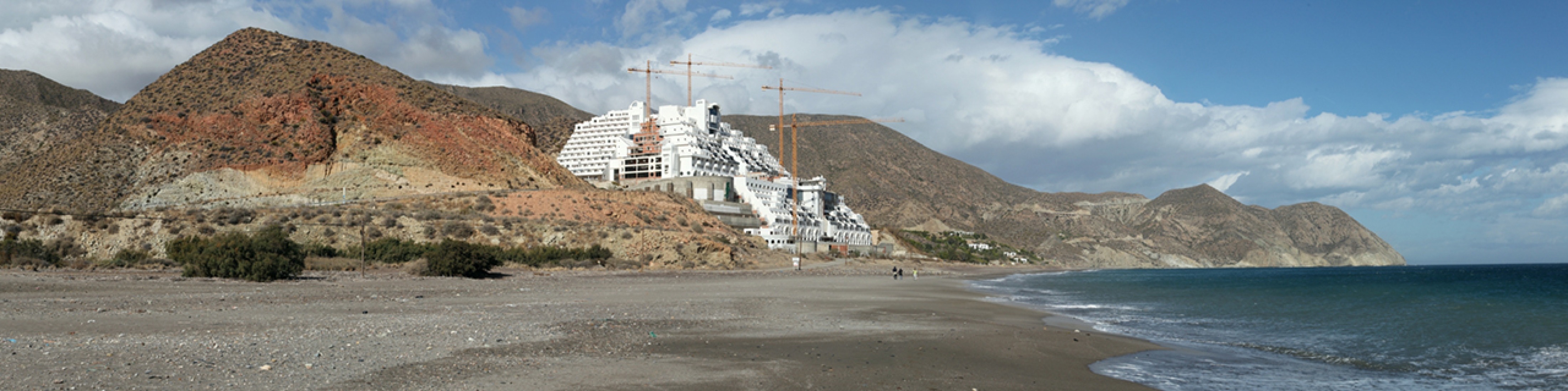 View of the hotel from El Algarrobico. Via Basurama.
