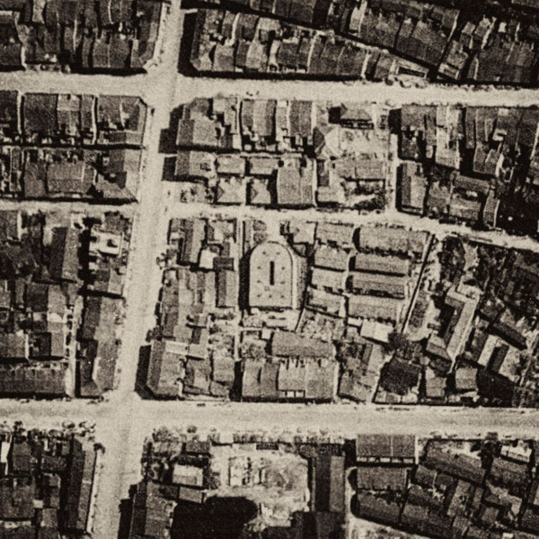Original image U-market. U-market by Behet Bondzio Lin Architekten. Image courtesy of Behet Bondzio Lin Architekten.