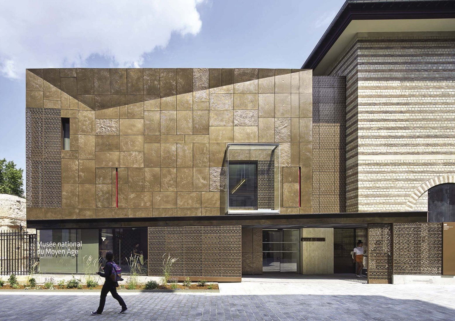 Cluny Museum by Bernard Desmoulin architecte. Photograph by Michel Denancé.