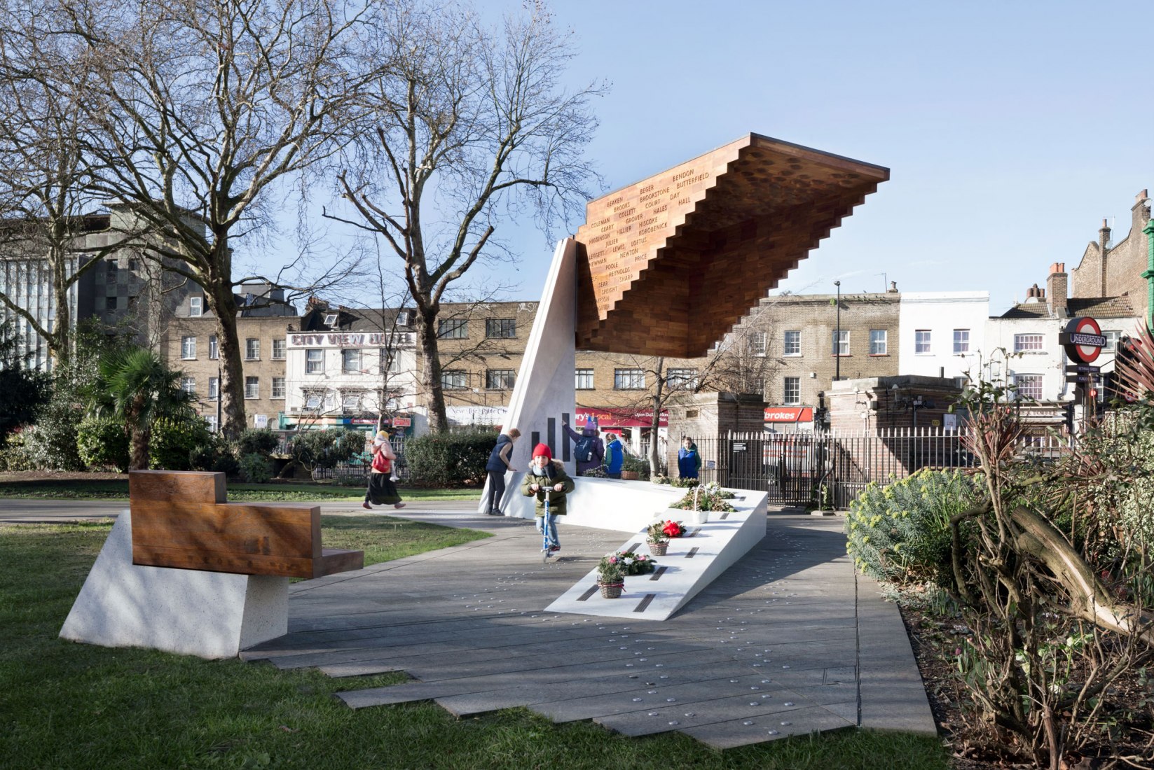 Bethnal Green Memorial by Arboreal Architecture. Photograph by Marcela Spadaro. Courtesy of RIBA