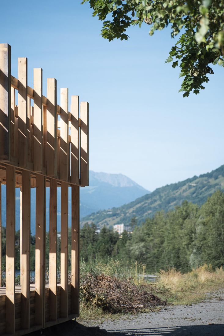 Faille Cachée, entrance to the Parc de Marais by Martin Gaufryau + Quentin Barthe + Tom Patenotte. Photograph by Clément Molinier.