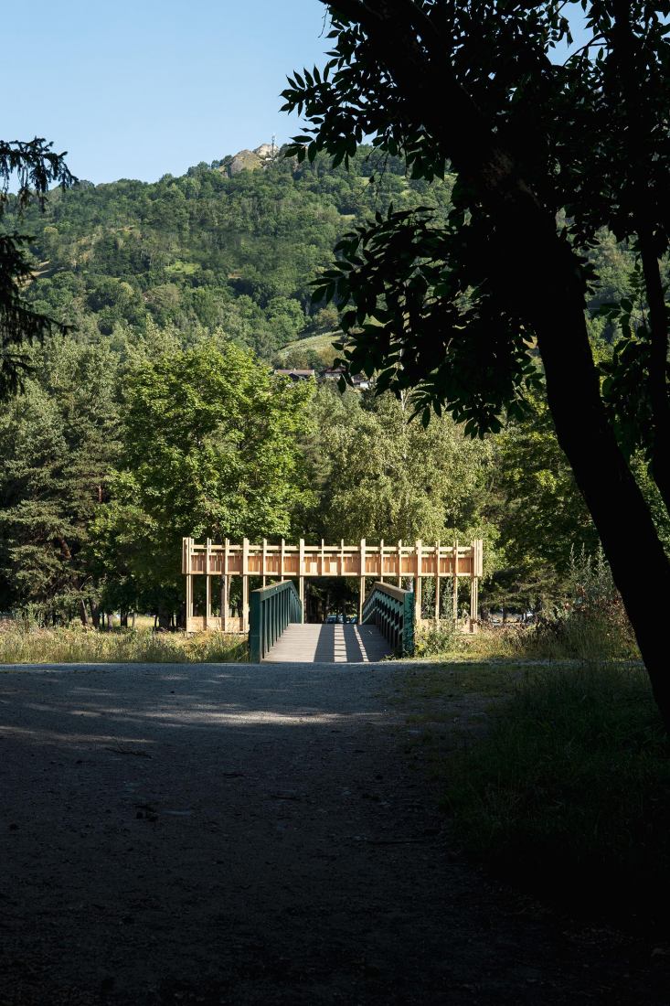 Faille Cachée, entrance to the Parc de Marais by Martin Gaufryau + Quentin Barthe + Tom Patenotte. Photograph by Clément Molinier.