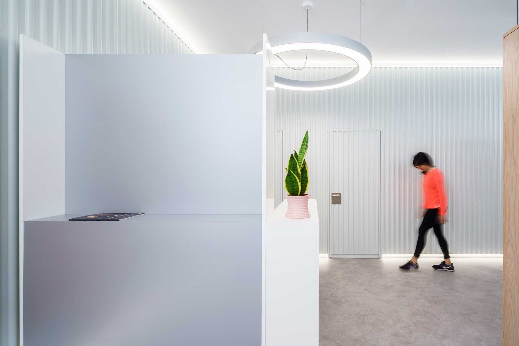 Clínica Dental en Aranda por Estudio Bher Arquitectos. Fotografía por Javier Bravo
