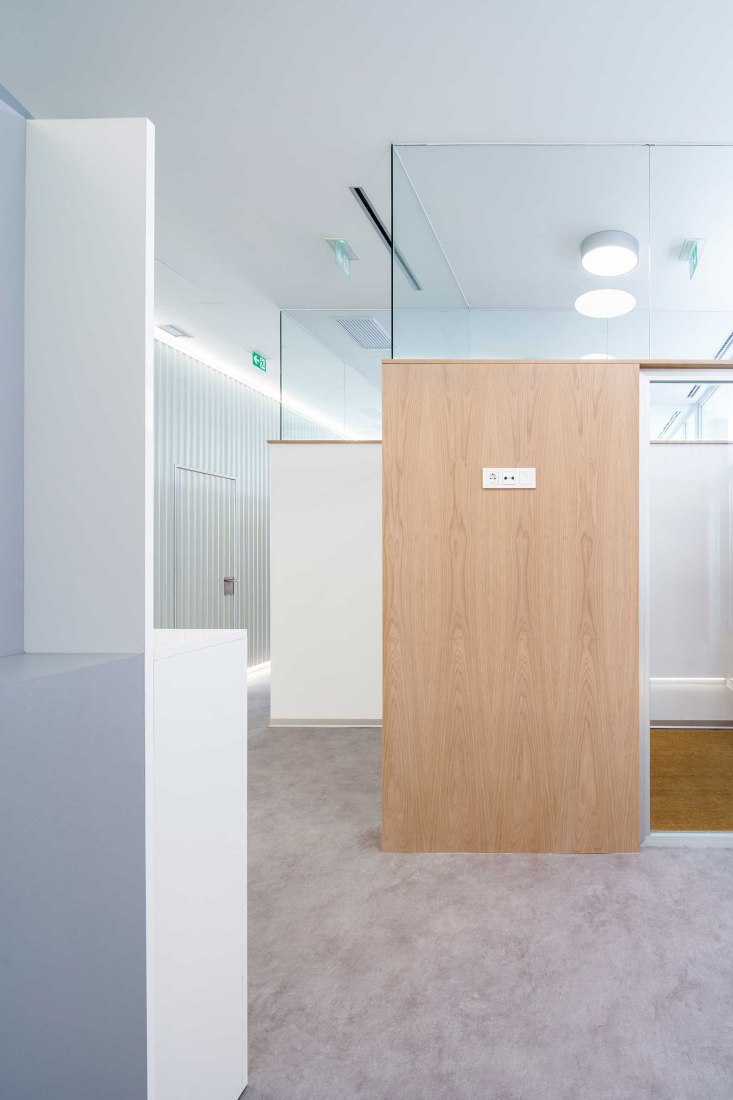 Clínica Dental en Aranda por Estudio Bher Arquitectos. Fotografía por Javier Bravo