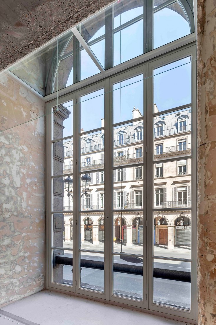Renovation of the temporary exhibition spaces Rohan 1 & 2 of the Musée des Arts Decoratifs (MAD) by Bien Urbain atelier d’architecture. Photograph by Luc Boegly, courtesy of Bien Urbain atelier d’architecture