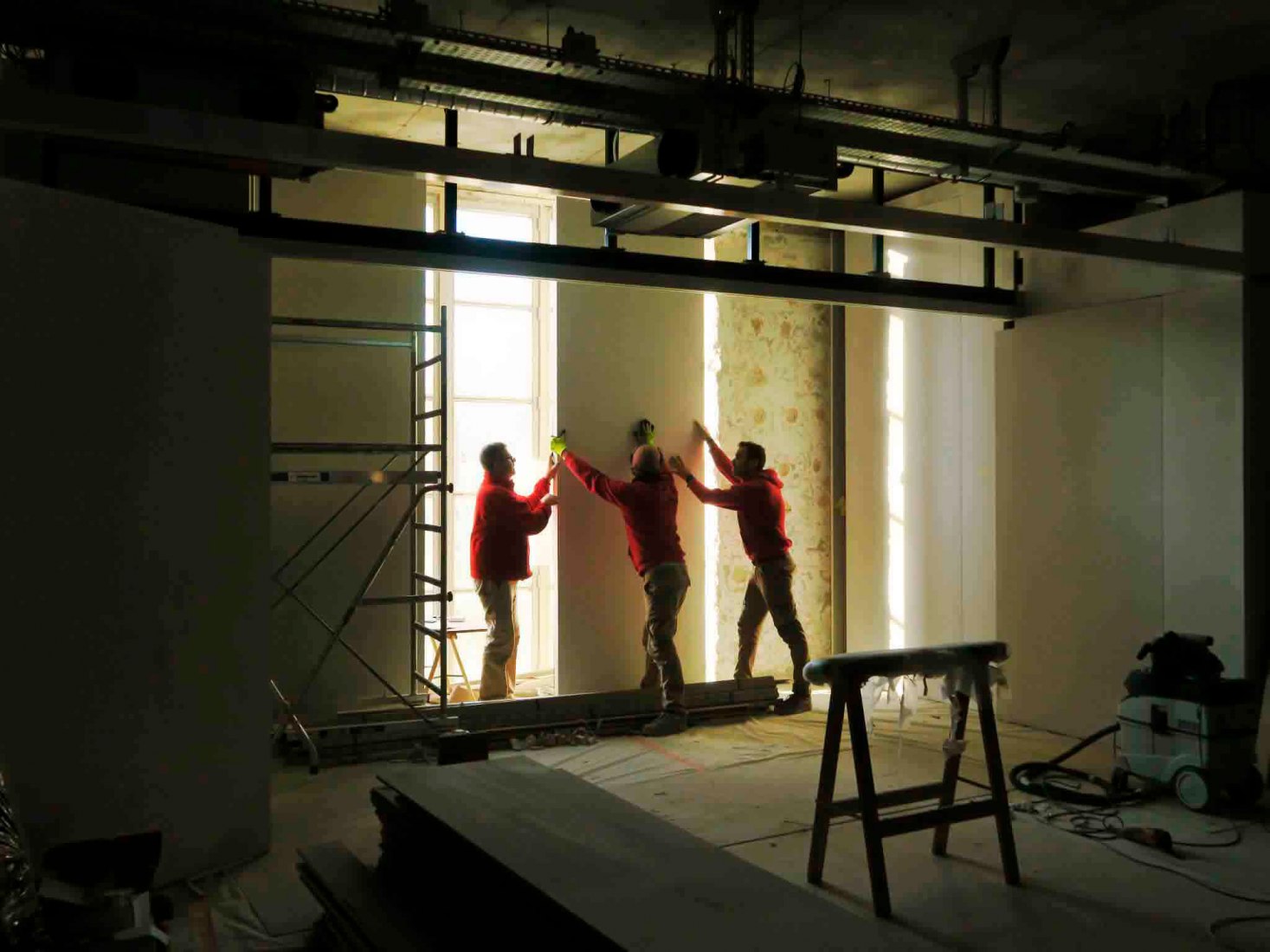 Construction. Renovation of the temporary exhibition spaces Rohan 1 & 2 of the Musée des Arts Decoratifs (MAD) by Bien Urbain atelier d’architecture. Photograph by Luc Boegly, courtesy of Bien Urbain atelier d’architecture.